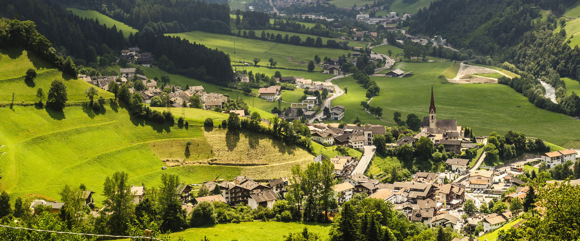 St. Leonhard in Passeier View of the village of St. Leonhard in Passeier.