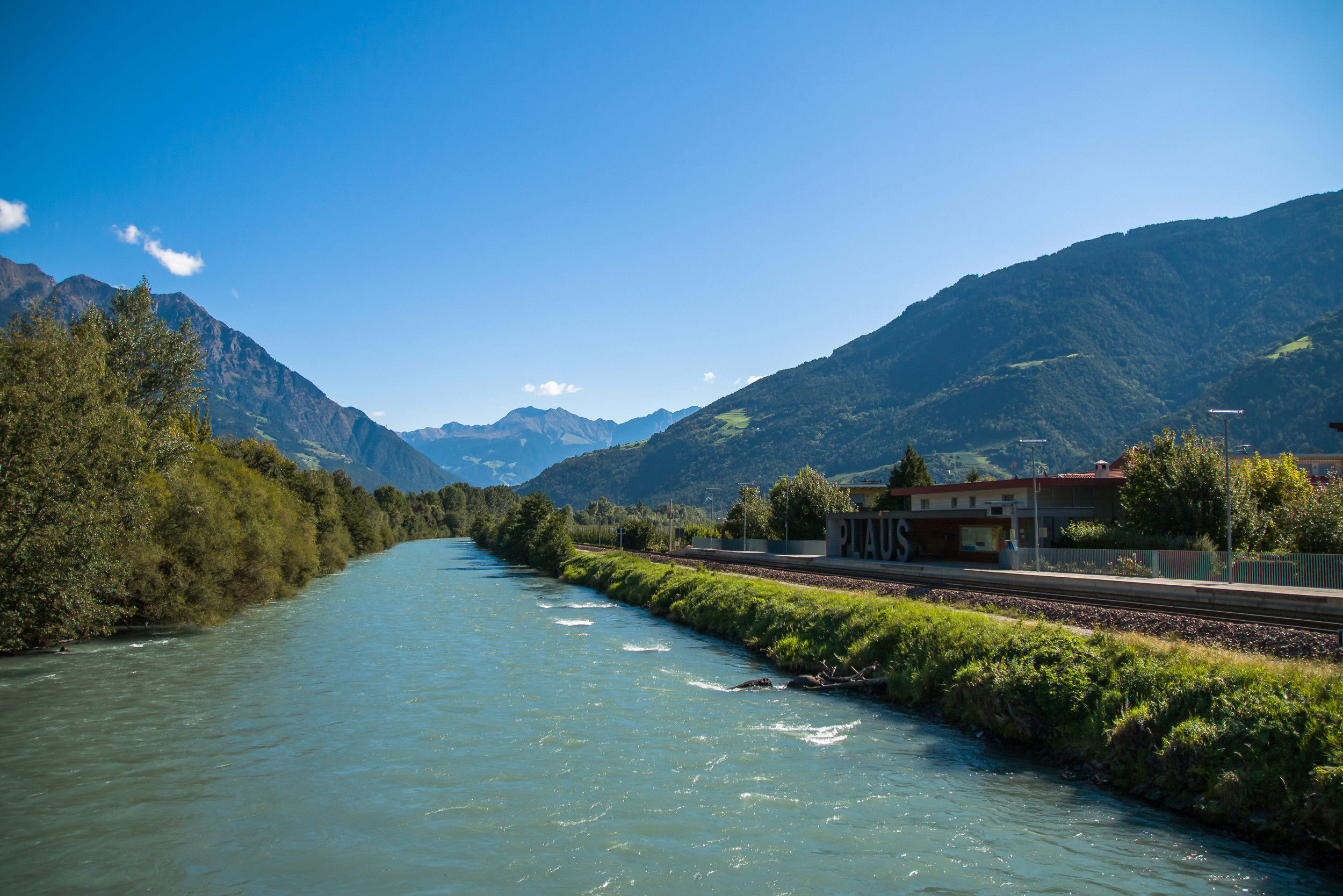 The Etsch river and the village of Plaus to the right.