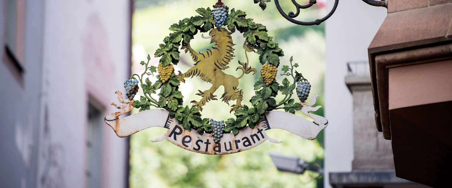 Historic guesthouses Lion crest of a restaurant.