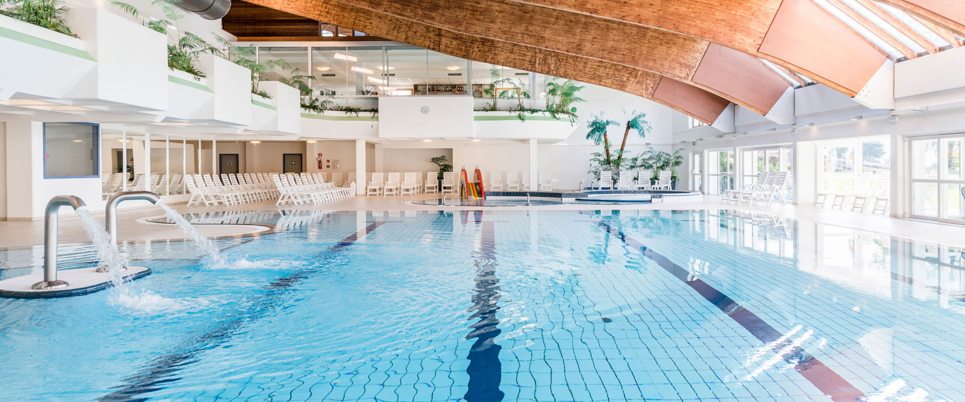 View of the indoor swimming pool in Meransen.